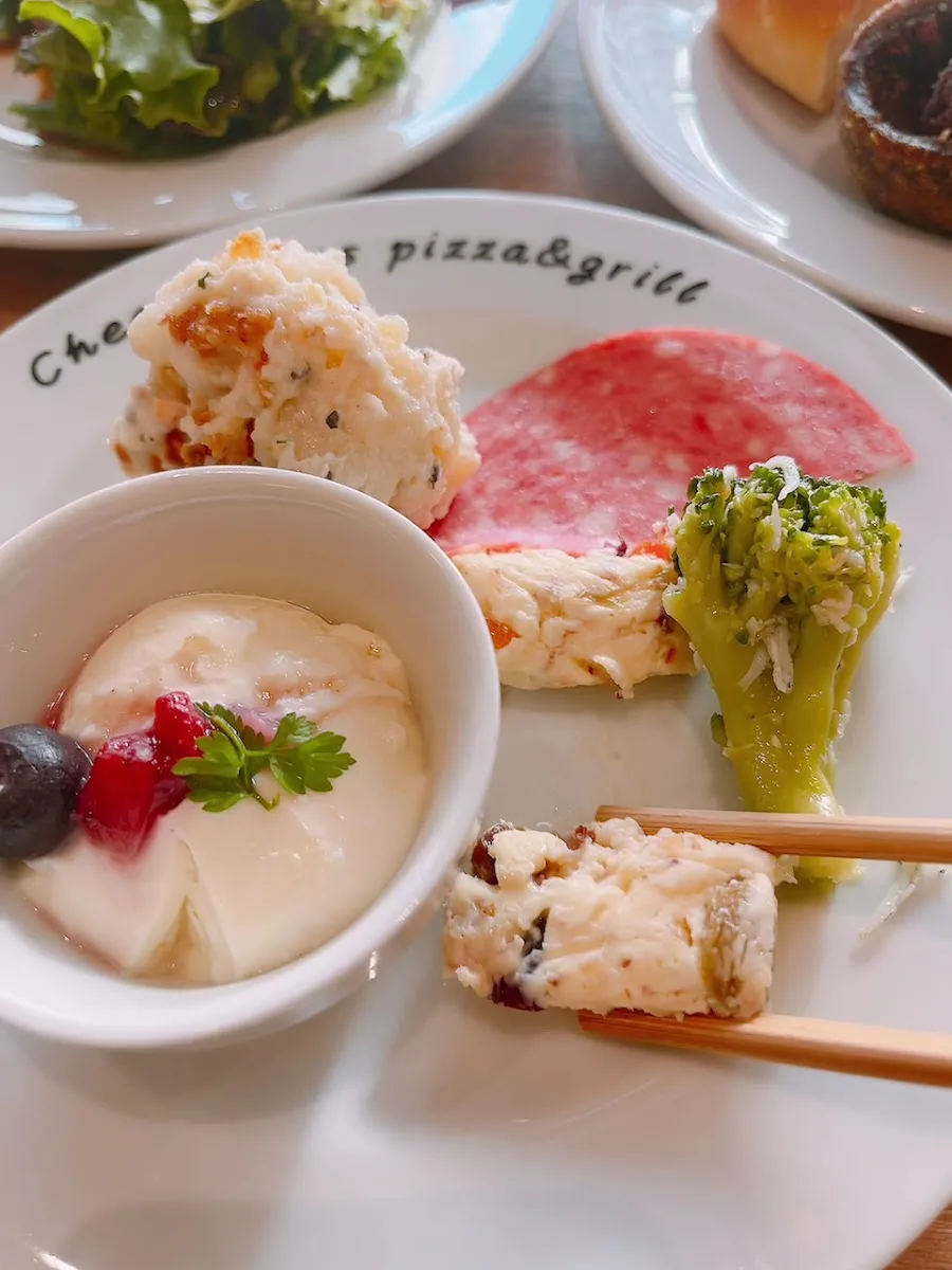 Cheese Plus PIZZA&GRILL Tennouji · 7